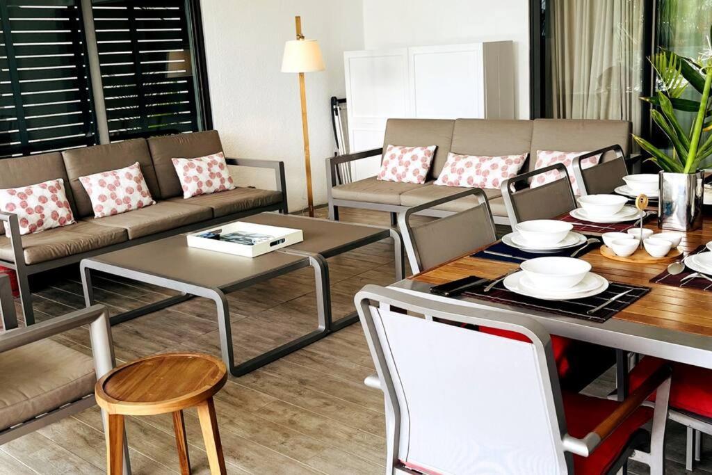 Latitude Luxury Seafront Suite Rivière Noire Exterior foto